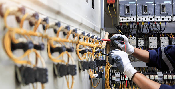 Professional Electrician technician working in St. Clair Shores, MI